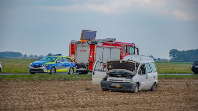Samochód wypadł z drogi w Golinie 2 osoby trafiły do szpitali

Więcej informacji na: www.jarocin112.pl